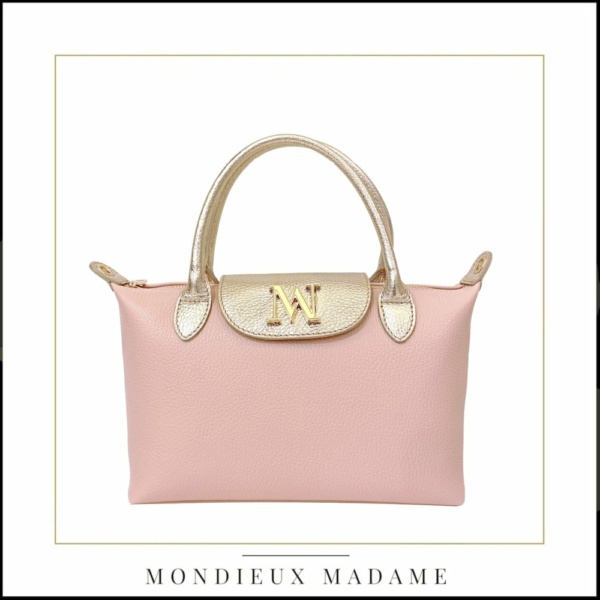 MonDieux Madame Design belge, fabriqué en Italie. Sacs à main en cuir éditions limités. Class et branché @Once ! Sacs en cuir de chez Mondieux Madame , design Qui rappelle le petit Longchamp. Tout en cuir de couleur Rose & Doré TONIA 
