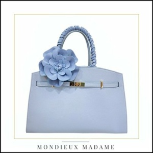 Elégant sac à main en Cuire Bleu Ciel Vita MonDieux Madame