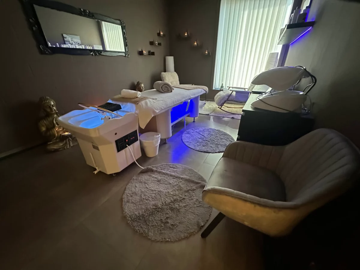 Cabine Head Spa Japonais - Institut By Scarlett - Braine l'Alleud